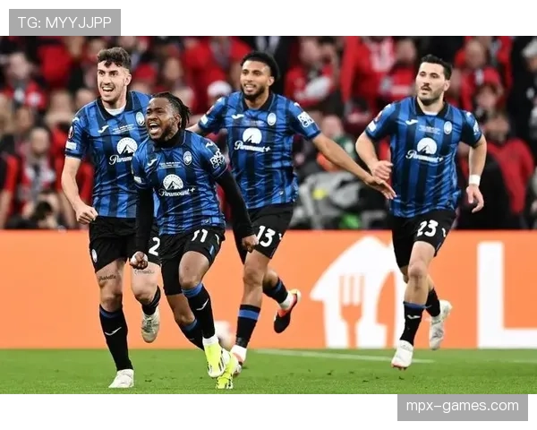 欧联杯决赛上演史诗对决：历史性瞬间点燃球迷激情