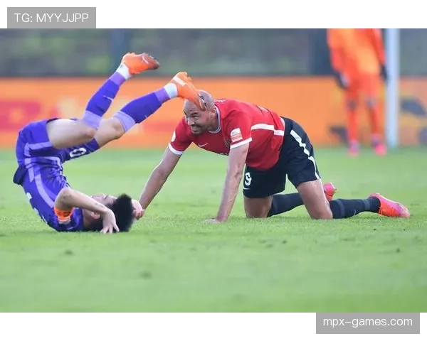 布拉迪斯拉发德比重燃战火，球迷热情高涨引全城关注