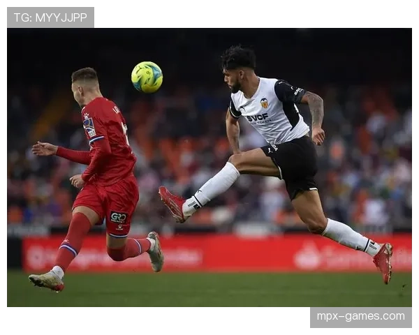 巴莱罗球场焕然一新,西甲球队现代化升级显著提升观赛体验 巴莱罗球场焕然一新,西甲球队现代化升级显著提升观赛体验