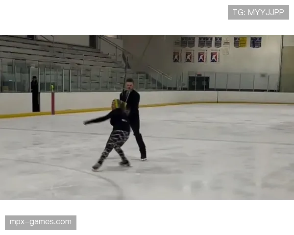 托尼娅·哈丁训练完直接去超市买打折牛排，这反差谁懂啊